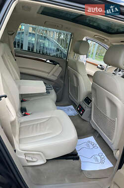 Внедорожник / Кроссовер Audi Q7 2015 в 