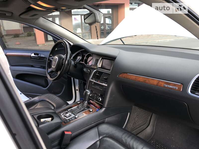 Внедорожник / Кроссовер Audi Q7 2010 в Тернополе