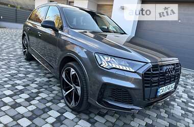 Внедорожник / Кроссовер Audi Q7 2019 в 
