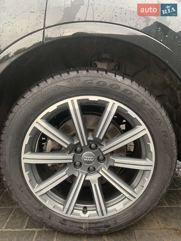 Внедорожник / Кроссовер Audi Q7 2016 в Городенке