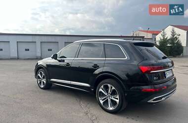 Внедорожник / Кроссовер Audi Q7 2021 в 