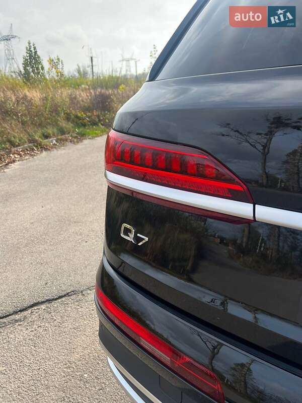 Внедорожник / Кроссовер Audi Q7 2021 в Львове