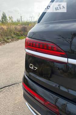 Позашляховик / Кросовер Audi Q7 2021 в Львові