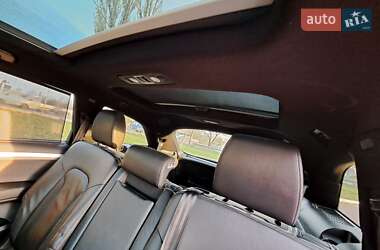 Внедорожник / Кроссовер Audi Q7 2015 в 