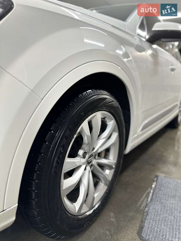 Внедорожник / Кроссовер Audi Q7 2015 в Одессе