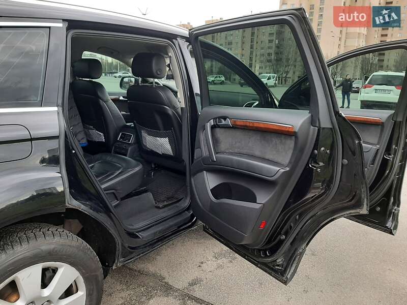 Позашляховик / Кросовер Audi Q7 2013 в Києві фото 6 Позашляховик / Кросовер Audi Q7 2013 в Києві