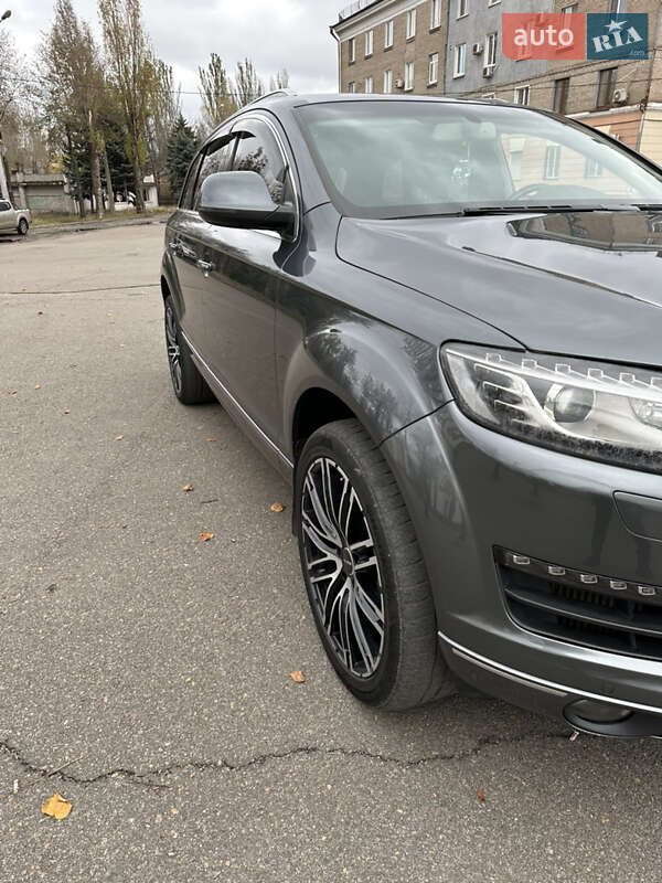 Внедорожник / Кроссовер Audi Q7 2012 в Кривом Роге