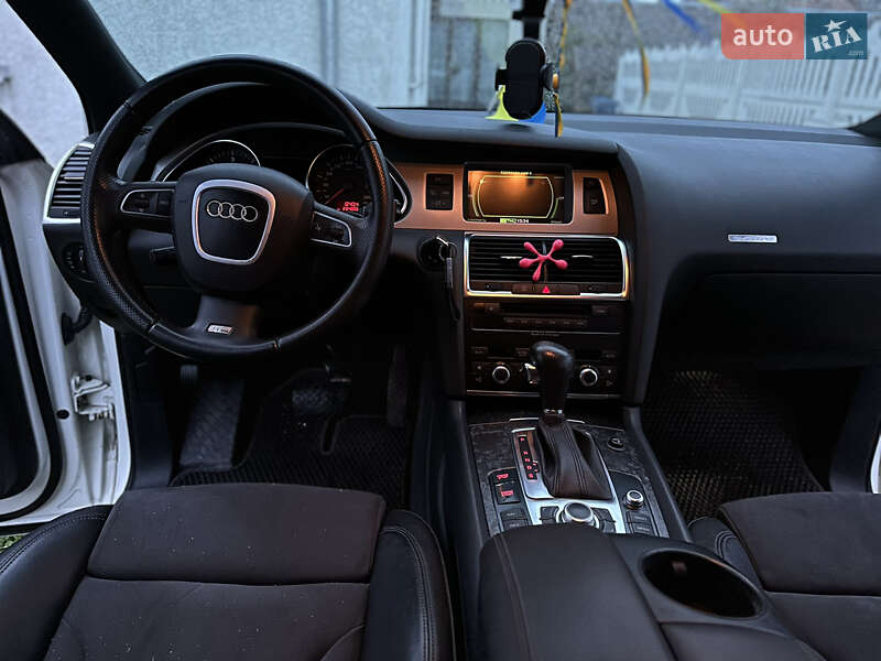 Позашляховик / Кросовер Audi Q7 2009 в Луцьку