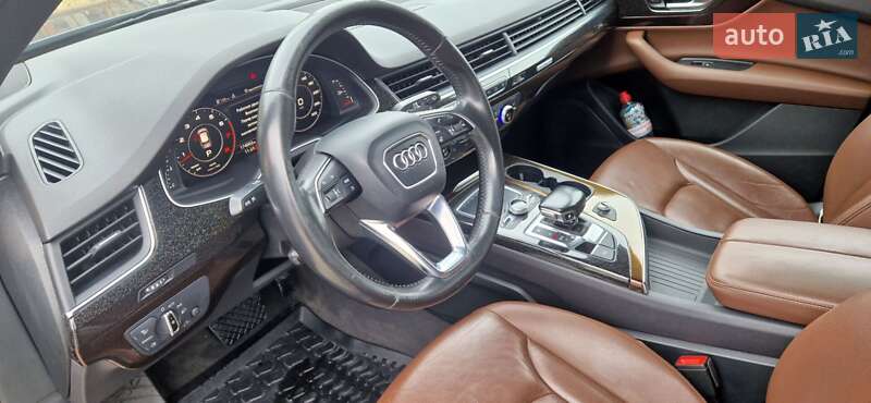 Внедорожник / Кроссовер Audi Q7 2016 в Черновцах
