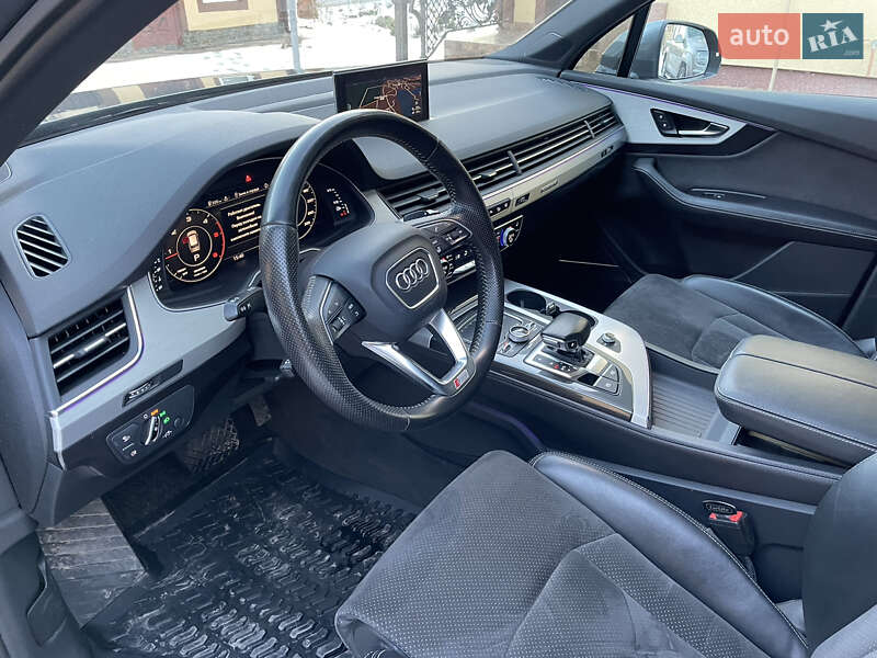 Внедорожник / Кроссовер Audi Q7 2015 в Виннице