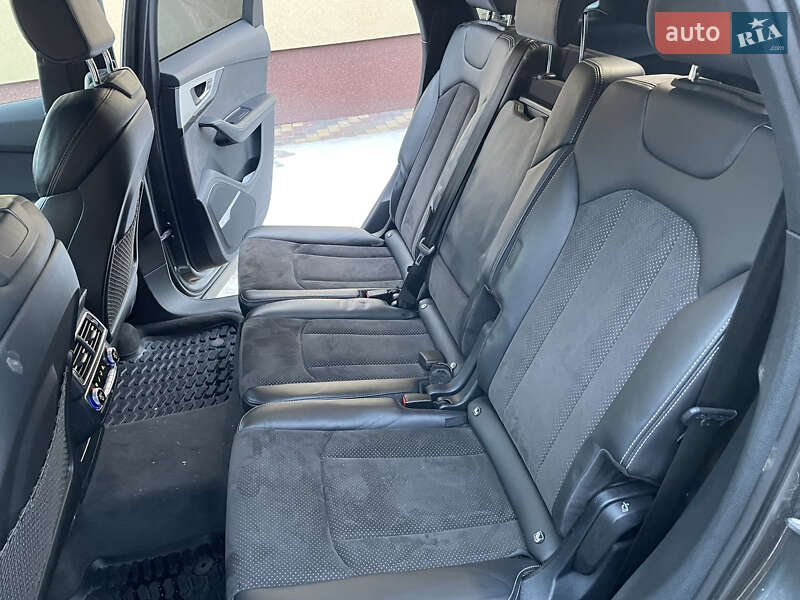 Внедорожник / Кроссовер Audi Q7 2015 в Виннице