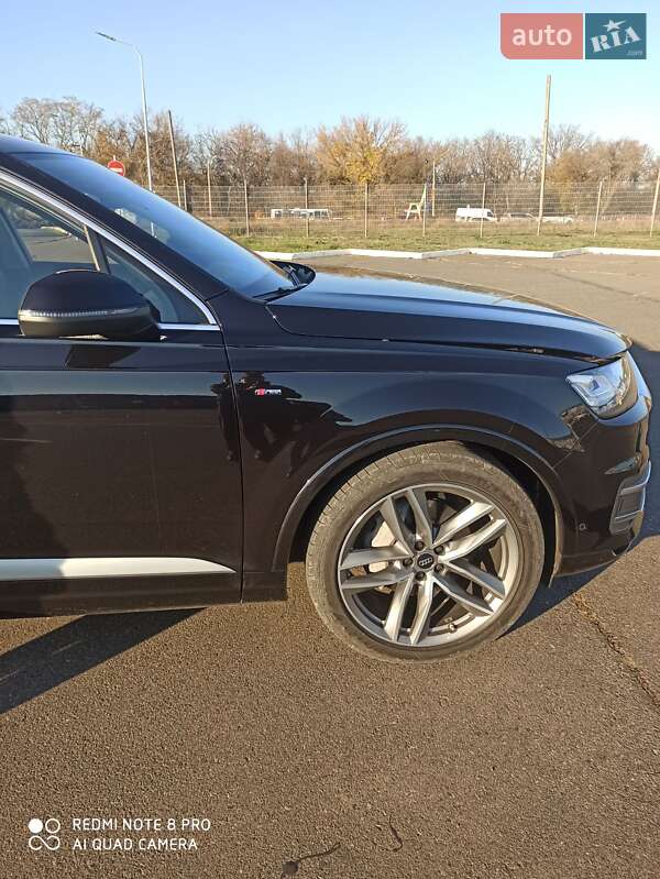 Внедорожник / Кроссовер Audi Q7 2017 в Ананьеве