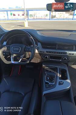 Позашляховик / Кросовер Audi Q7 2017 в Ананьїві