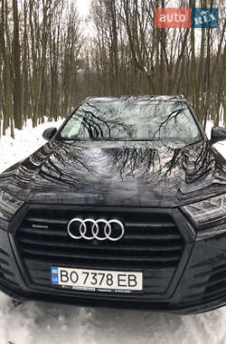 Внедорожник / Кроссовер Audi Q7 2016 в 