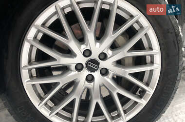 Внедорожник / Кроссовер Audi Q7 2016 в 