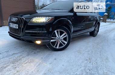 Позашляховик / Кросовер Audi Q7 2010 в 