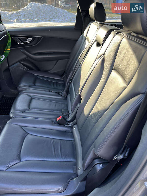 Позашляховик / Кросовер Audi Q7 2016 в Житомирі