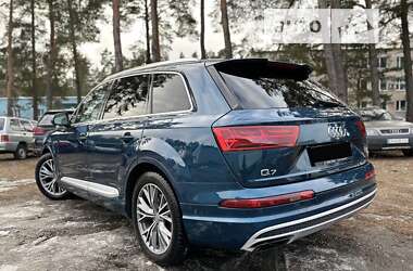 Позашляховик / Кросовер Audi Q7 2017 в Києві