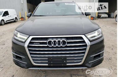 Позашляховик / Кросовер Audi Q7 2015 в 