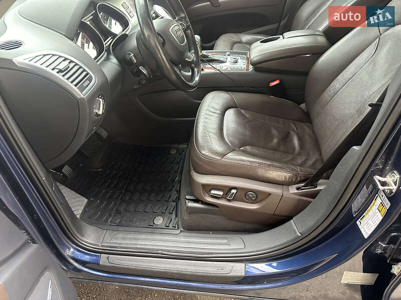 Позашляховик / Кросовер Audi Q7 2012 в Ужгороді
