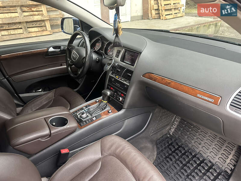 Позашляховик / Кросовер Audi Q7 2012 в Ужгороді