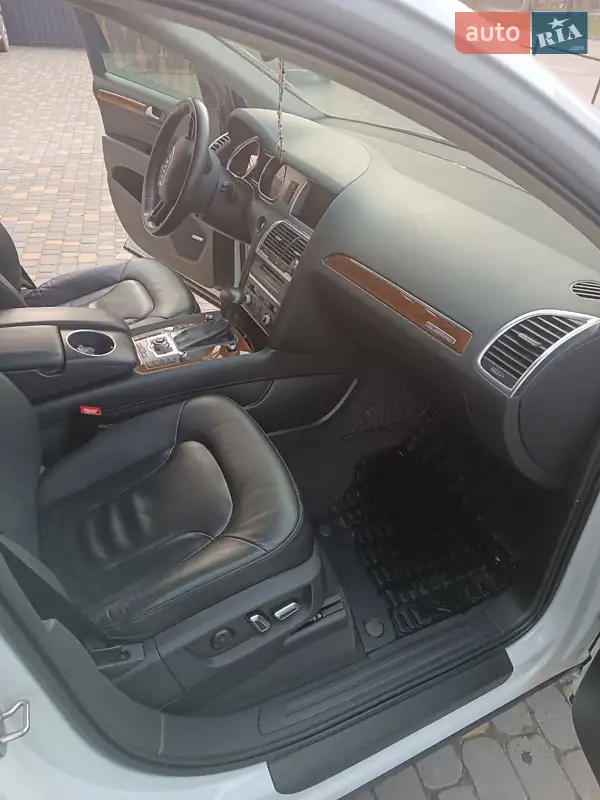 Audi Q7 2015 VIN WA1LMAFE1FD028704 фото оголошення 16 з 89