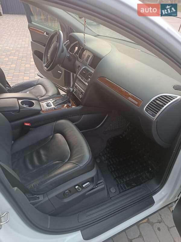 Внедорожник / Кроссовер Audi Q7 2015 в Тернополе