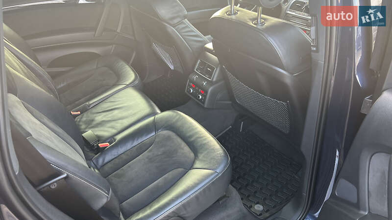 Внедорожник / Кроссовер Audi Q7 2013 в Каменец-Подольском