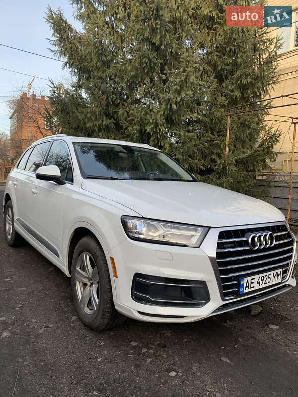Позашляховик / Кросовер Audi Q7 2018 в Дніпрі