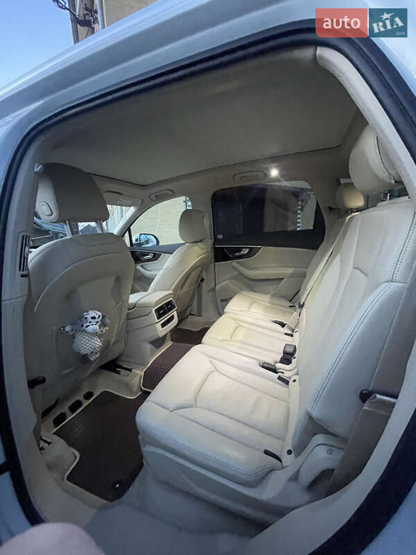 Внедорожник / Кроссовер Audi Q7 2017 в Дрогобыче