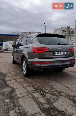 Позашляховик / Кросовер Audi Q7 2011 в 