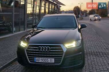 Внедорожник / Кроссовер Audi Q7 2015 в 