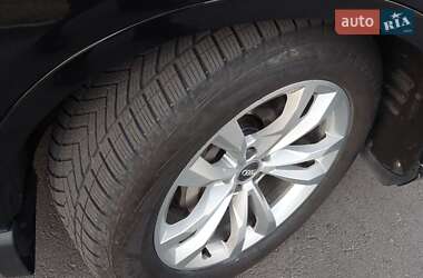 Внедорожник / Кроссовер Audi Q7 2015 в 