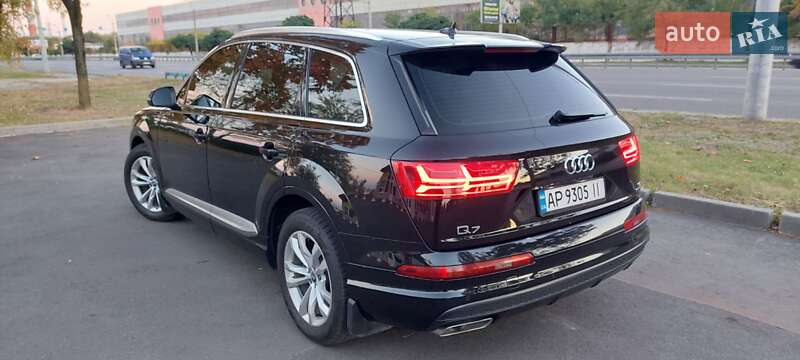 Позашляховик / Кросовер Audi Q7 2015 в Києві