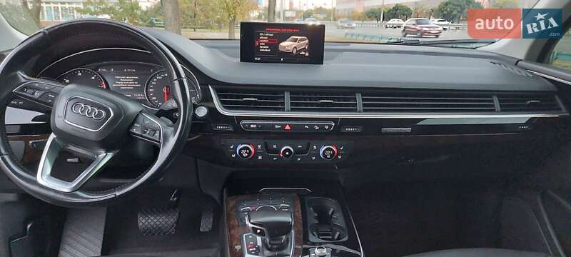 Позашляховик / Кросовер Audi Q7 2015 в Києві