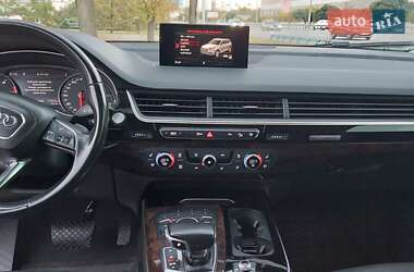 Внедорожник / Кроссовер Audi Q7 2015 в 