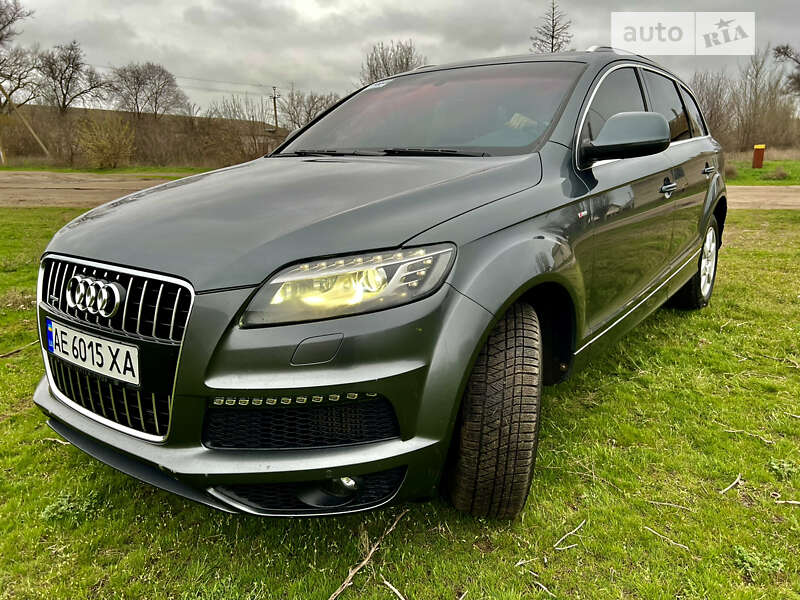 Внедорожник / Кроссовер Audi Q7 2010 в 