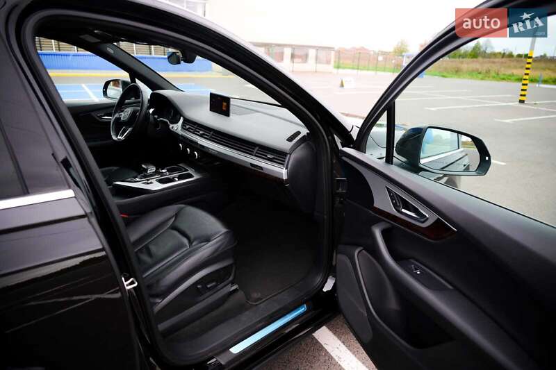 Внедорожник / Кроссовер Audi Q7 2019 в Луцке