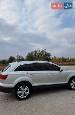 Внедорожник / Кроссовер Audi Q7 2014 в 