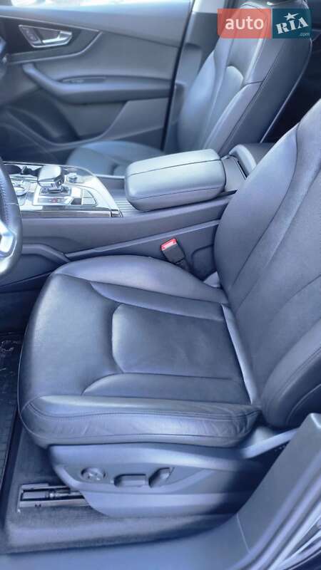 Внедорожник / Кроссовер Audi Q7 2016 в Киеве