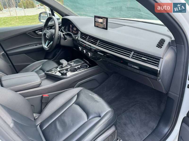 Внедорожник / Кроссовер Audi Q7 2018 в Ужгороде