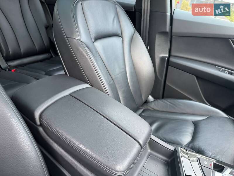 Внедорожник / Кроссовер Audi Q7 2018 в Ужгороде