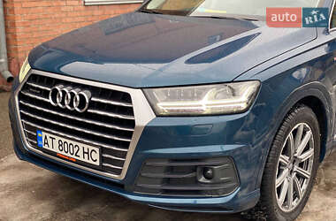 Позашляховик / Кросовер Audi Q7 2018 в 