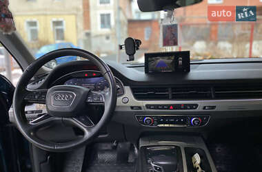 Позашляховик / Кросовер Audi Q7 2018 в 