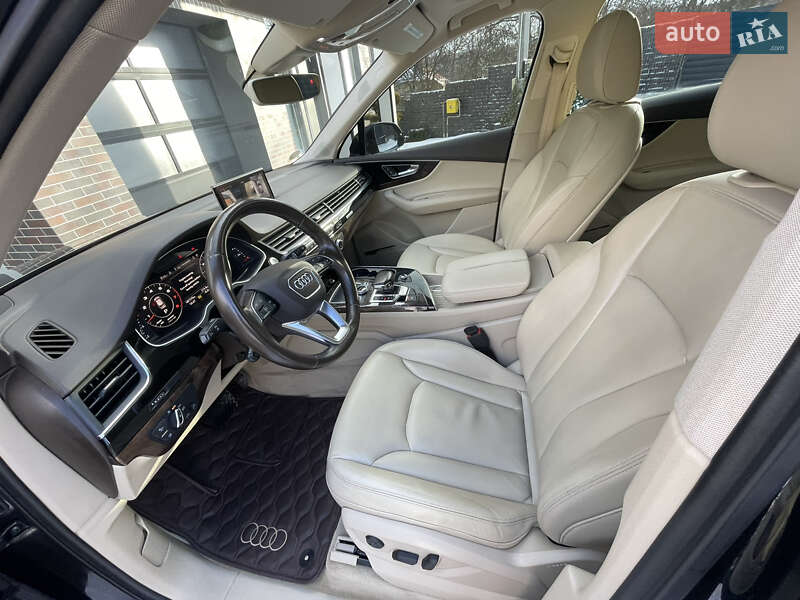 Позашляховик / Кросовер Audi Q7 2016 в Львові