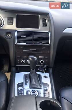 Позашляховик / Кросовер Audi Q7 2011 в Новій Ушиці