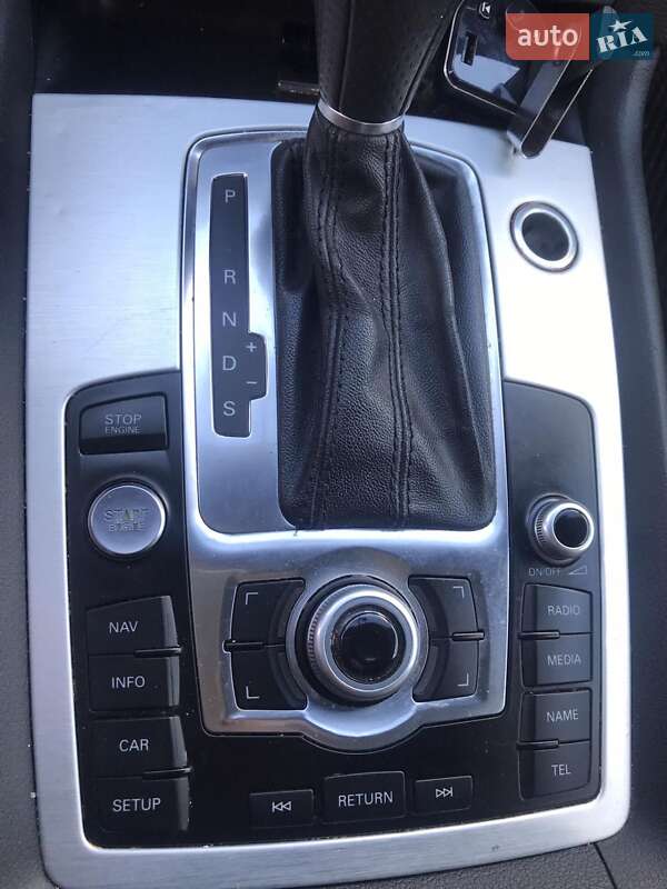 Внедорожник / Кроссовер Audi Q7 2011 в Новой Ушице