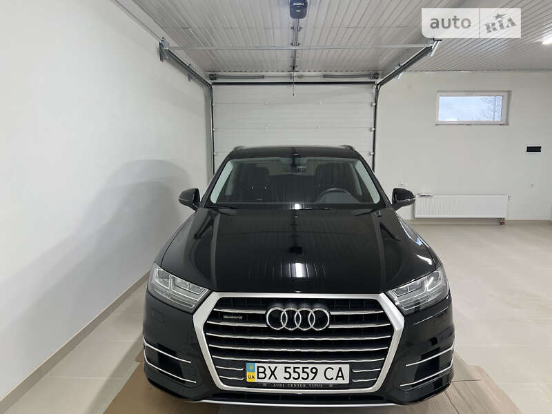 Внедорожник / Кроссовер Audi Q7 2017 в Хмельницком