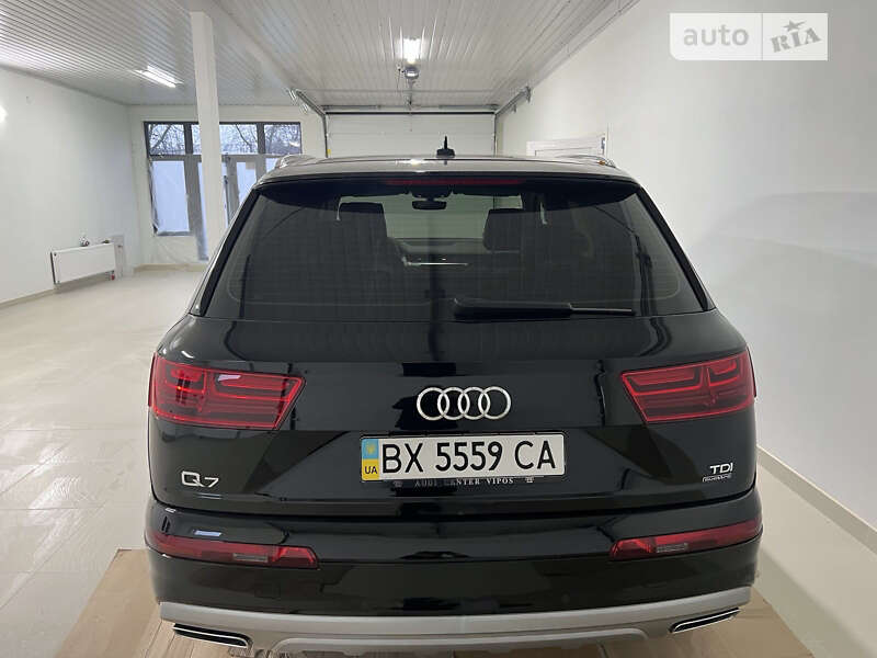 Внедорожник / Кроссовер Audi Q7 2017 в Хмельницком