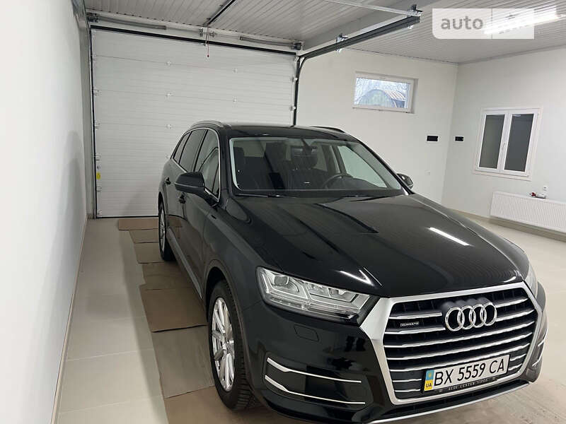 Внедорожник / Кроссовер Audi Q7 2017 в Хмельницком